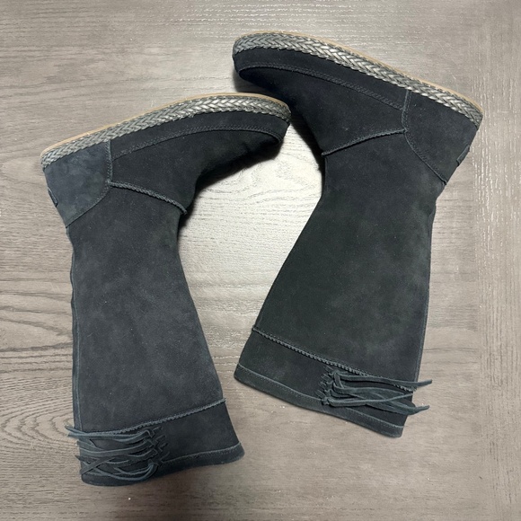 UGG Emerie Knee High Flat Boots Black Genuine Suede Tassel Charm Size 9 - Picture 9 of 12